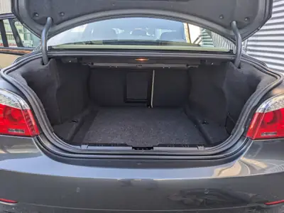 BMW 530i — Berline de prestige, motorisation puissante et fiable — arrière