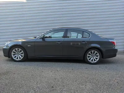 BMW 530i — Berline de prestige, motorisation puissante et fiable — côté