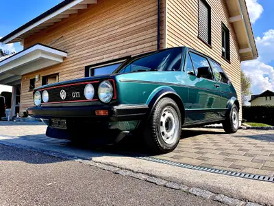 VW Golf 1.8 GTI 1983 — Véhicule de collection en excellent état, moteur performant — vue extérieure