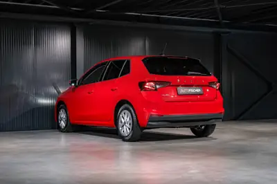 Skoda Fabia 1.0 TSI Selection DSG — Citadine dynamique, ultra-équipée et garantie 5 ans — Miniatura 8