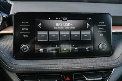 Skoda Fabia 1.0 TSI Selection DSG — Citadine dynamique, ultra-équipée et garantie 5 ans — Miniatura 18