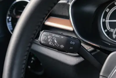 Skoda Fabia 1.0 TSI Selection DSG — Citadine dynamique, ultra-équipée et garantie 5 ans — Miniatura 24