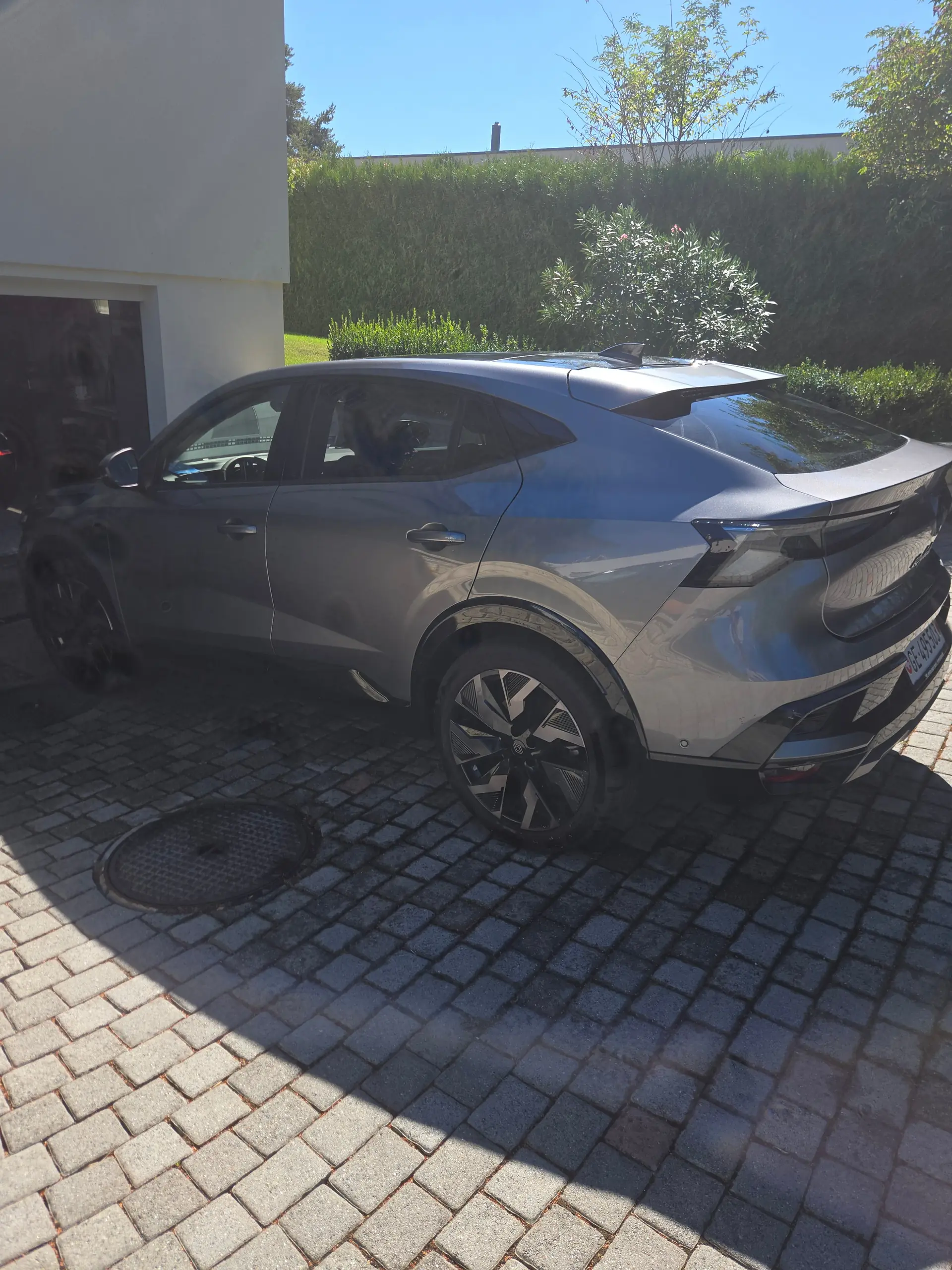 Renault Rafale 1.2 E-Tech Techno — SUV hybride élégant, 6500 km seulement