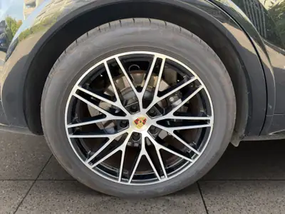 Porsche Cayenne E-Hybrid Tiptronic — Luxe et performance hybride rechargeable, 91'727 km — Miniature 9