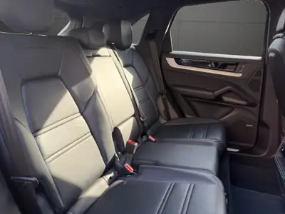 Porsche Cayenne E-Hybrid Tiptronic — Luxe et performance hybride rechargeable, 91'727 km — Miniature 17