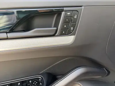 Porsche Cayenne E-Hybrid Tiptronic — Luxe et performance hybride rechargeable, 91'727 km — Miniature 27