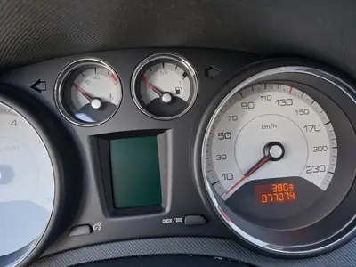 Peugeot 308 1.6 Turbo — Berline compacte élégante, première main, toit panoramique — Miniatura 12