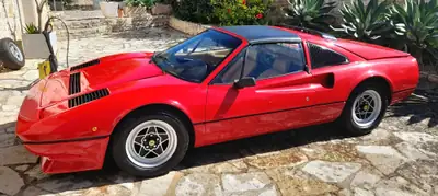 Ferrari 308 GTS Targa 1983 — Icône italienne décapotable, 75 400 km — Heckansicht