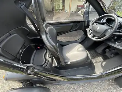 Renault Twizy — Électrique malin, petit gabarit urbain — intérieur