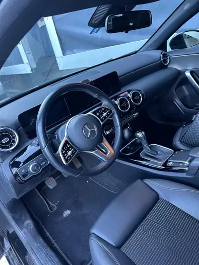 Mercedes-Benz Classe A 180 d — Diesel efficace, 127'000 km, design premium — côté