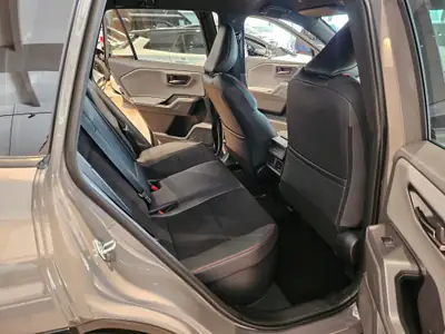 Toyota RAV-4 2.5 HSD GR Sport — SUV hybride performant 4WD, quasi neuf — Miniatura 19