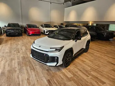 Toyota RAV-4 2.5 HSD GR Sport — SUV Hybride 4WD, 222 ch, comme neuf — côté