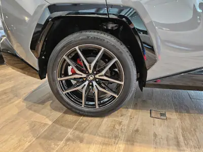 Toyota RAV-4 2.5 HSD GR Sport — Hybride 4WD, 222 ch, neuf avec pneus hiver offerts — Miniature 28