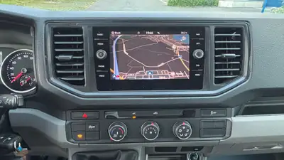 VW Crafter 2.0 TDI 140 — Utilitaire robuste, 185 000 km, sans sinistre — tableau de bord