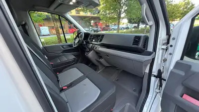 VW Crafter 2.0 TDI 140 — Utilitaire robuste, 185 000 km, sans sinistre — détail