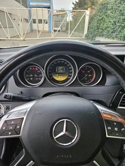 Mercedes-Benz C 180 CDI BlueEF — Diesel efficace, 119'000 km, caméra de recul — interior