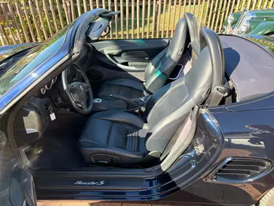 Porsche 718 Boxster 3.2 260 S — Roadster iconique, boîte Tiptronic, faible kilométrage — intérieur