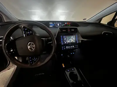 Toyota Prius 1.8 VVTi HSD Premium AWD-i — Hybride écologique, 32'000 km seulement — detail