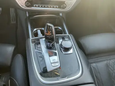 BMW 750i xDrive — Berline de prestige 578 ch, équipement M Sport complet — détail