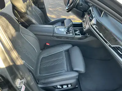 BMW 750i xDrive — Berline de prestige 578 ch, équipement M Sport complet — Miniature 12