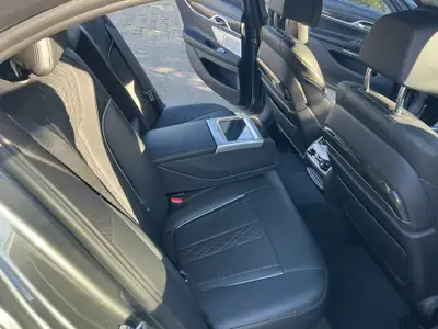 BMW 750i xDrive — Berline de prestige 578 ch, équipement M Sport complet — Miniature 13
