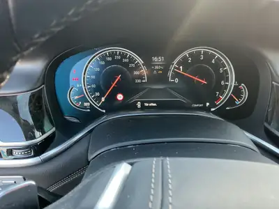 BMW 750i xDrive — Berline de prestige 578 ch, équipement M Sport complet — Miniature 16