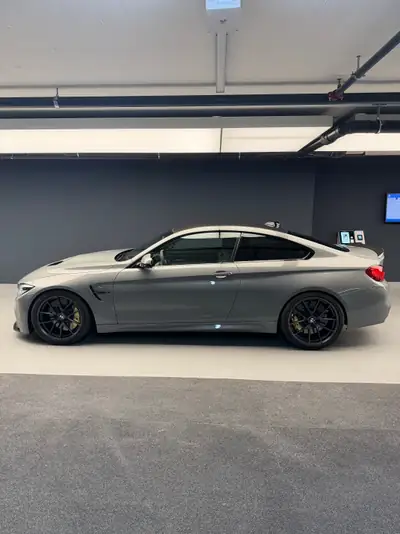 BMW M4 CS 2018 — Coupé haute performance, 22'350 km seulement — Miniature 8