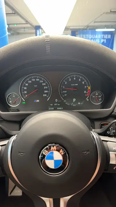 BMW M4 CS 2018 — Coupé haute performance, 22'350 km seulement — Miniature 12