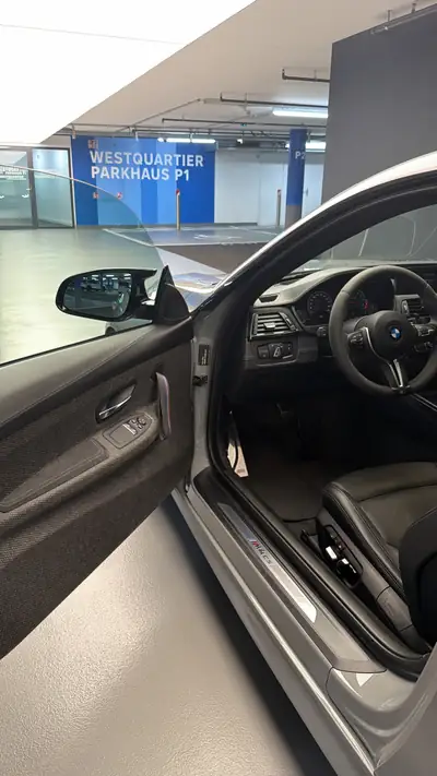 BMW M4 CS 2018 — Coupé haute performance, 22'350 km seulement — Miniature 14