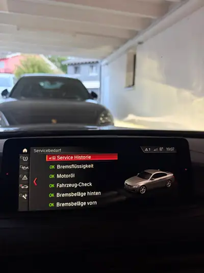 BMW M4 CS 2018 — Coupé haute performance, 22'350 km seulement — Miniature 20