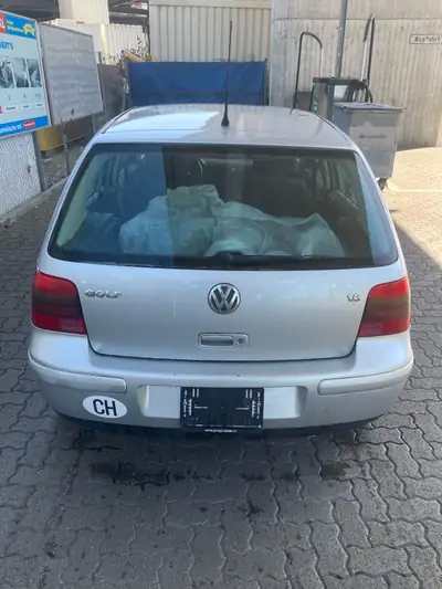 VW Golf 1.6 FSI Comfortline — Break pratique, essence fiable, sans sinistre — côté