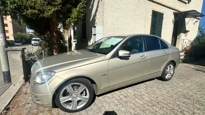 Mercedes-Benz C 200 CGI BlueEF — Berline élégante, motorisation efficace et fiable — side view