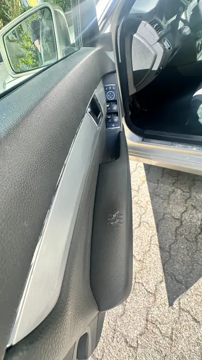 Mercedes-Benz C 200 CGI BlueEF — Berline élégante, motorisation efficace et fiable — detail