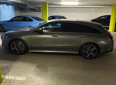 Mercedes-Benz CLA 250 AMG Line 4MATIC — Berline coupé élégante, faible kilométrage, service inclus — intérieur