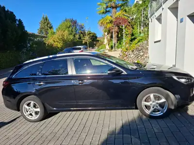 Hyundai i30 1.4 T-GDi Vertex — Break polyvalent, entretien suivi, sans sinistre — tableau de bord
