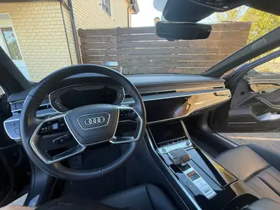 Audi A8 55 TFSI quattro — Berline de prestige hybride mild avec 69 000 km — arrière