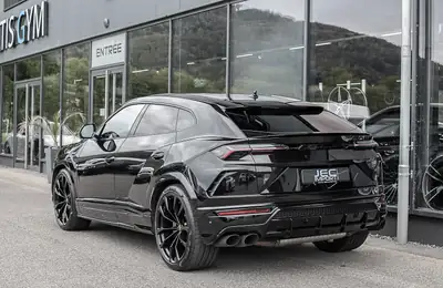 Lamborghini Urus — Le SUV haute performance suisse, 42 500 km seulement — Innenraum