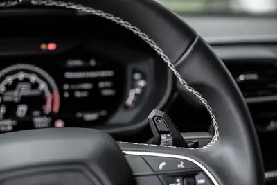 Lamborghini Urus — Le SUV haute performance suisse, 42 500 km seulement — Miniatur 18