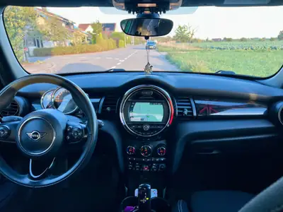 MINI Cooper S 2.0i — Berline sportive compacte, toit panoramique, 69'000 km — cruscotto
