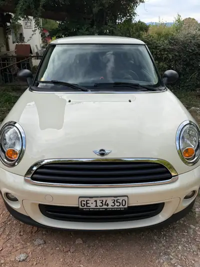 MINI One 1.6i — Citadine urbaine agile, essence fiable et économe — arrière