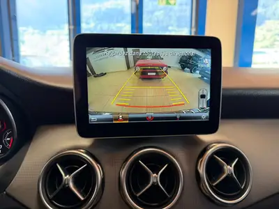 Mercedes-Benz GLA 200 Night Star — SUV compact urbain, moteur efficient et finition premium — Miniatur 17