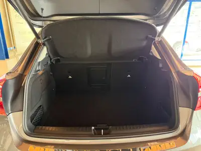Mercedes-Benz GLA 200 Night Star — SUV compact urbain, moteur efficient et finition premium — Miniatur 20