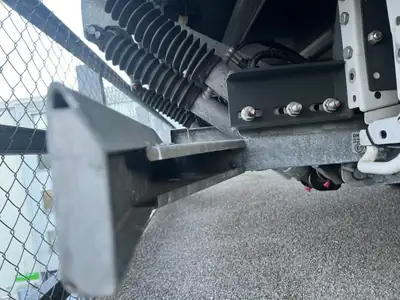 PEUGEOT BOXER 2.0 BlueHDi 130 — Utilitaire robuste avec plateau et hayon hydraulique — dashboard