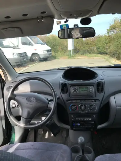 Toyota Yaris Verso 1.3 16V — Monospace compact fiable, sans accident — tableau de bord