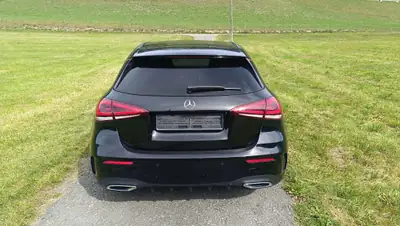 Mercedes-Benz Classe A 220 AMG Line — Berline compacte premium, 4WD et entretien impeccable — dashboard
