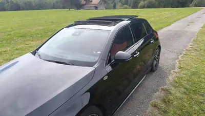Mercedes-Benz Classe A 220 AMG Line — Berline compacte premium, 4WD et entretien impeccable — Thumbnail 10