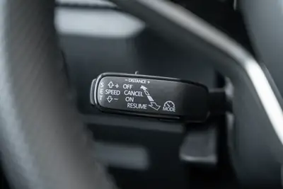 Skoda Fabia 1.0 TSI Monte Carlo DSG — Citadine dynamique, quasi neuve avec garantie 5 ans — Miniatur 21
