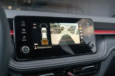 Skoda Fabia 1.0 TSI Monte Carlo DSG — Citadine dynamique, quasi neuve avec garantie 5 ans — Miniatur 19