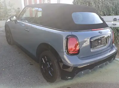 MINI Cooper C Cabrio John Cooper Works — Décapotable sportive, 163 ch, très peu kilométrée — Innenraum