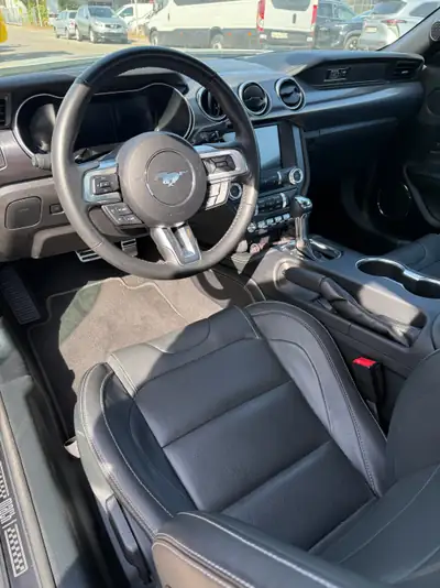 Ford Mustang 5.0 V8 Mach 1 — Muscle car légendaire, 459 ch et seulement 7000 km — Armaturenbrett